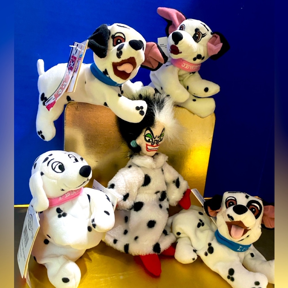 DISNEY STORE NWT 1990s COLLECTIBLE 101 DALMATIANS SOUND BEAN BAG DOGS & CRUELLA